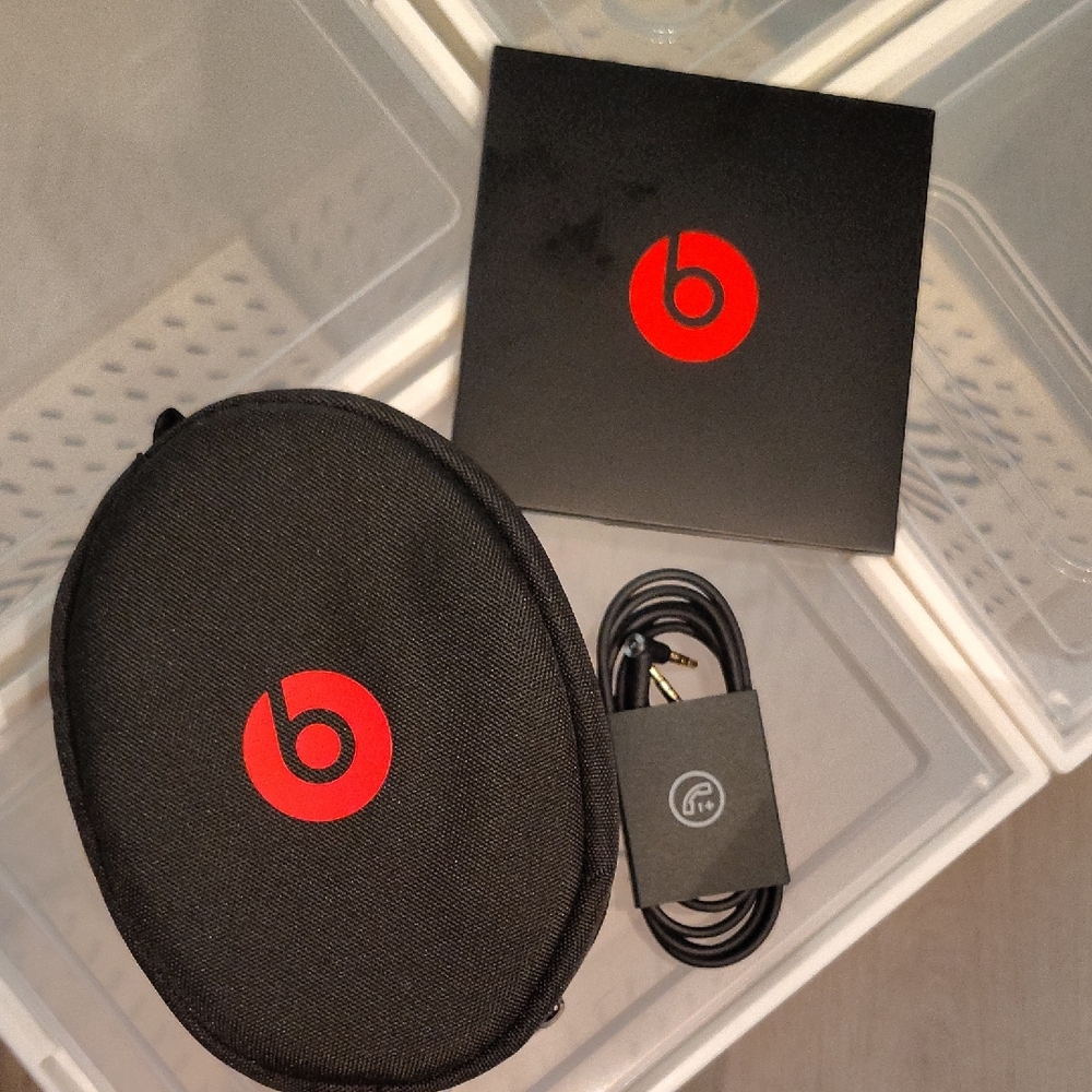 🆕Beats SOLO Soft Case Headphones w Instructions & Talk Cable ONLY!